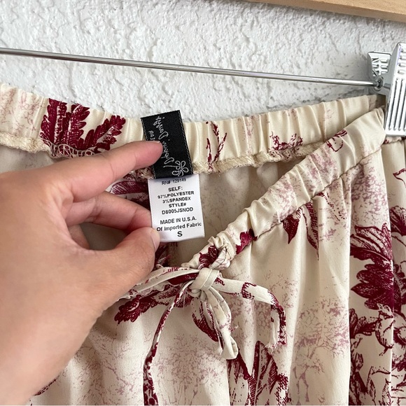 Dippin’ Daisy’s Floral Satin Lounge Pajama Set - Picture 13 of 15